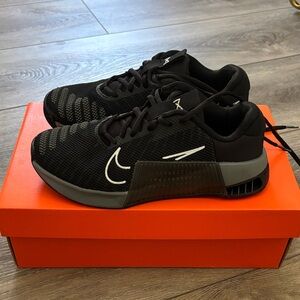 Nike Macon 9 Black Training Sneakers